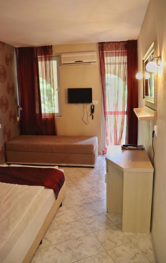 Rilena Hotel Kiten  Ngoại thất bức ảnh