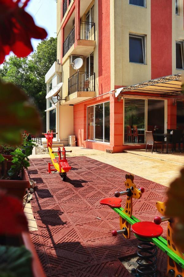 Rilena Hotel Kiten  Ngoại thất bức ảnh